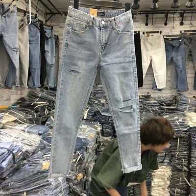 垮褲小腳女牛仔褲貨源批發河北邢臺哪里有農村擺地攤趕集早市工廠女牛仔褲批發幾元庫存處理牛仔褲批發