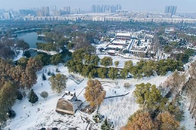 航拍雪后河北邢臺達活泉公園
