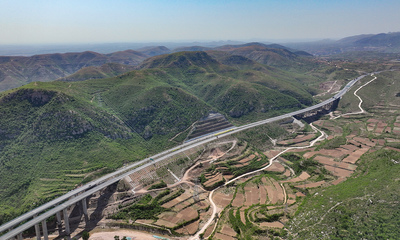 河北省邢臺市信都區淺山丘陵區的太行山高速南會大橋。